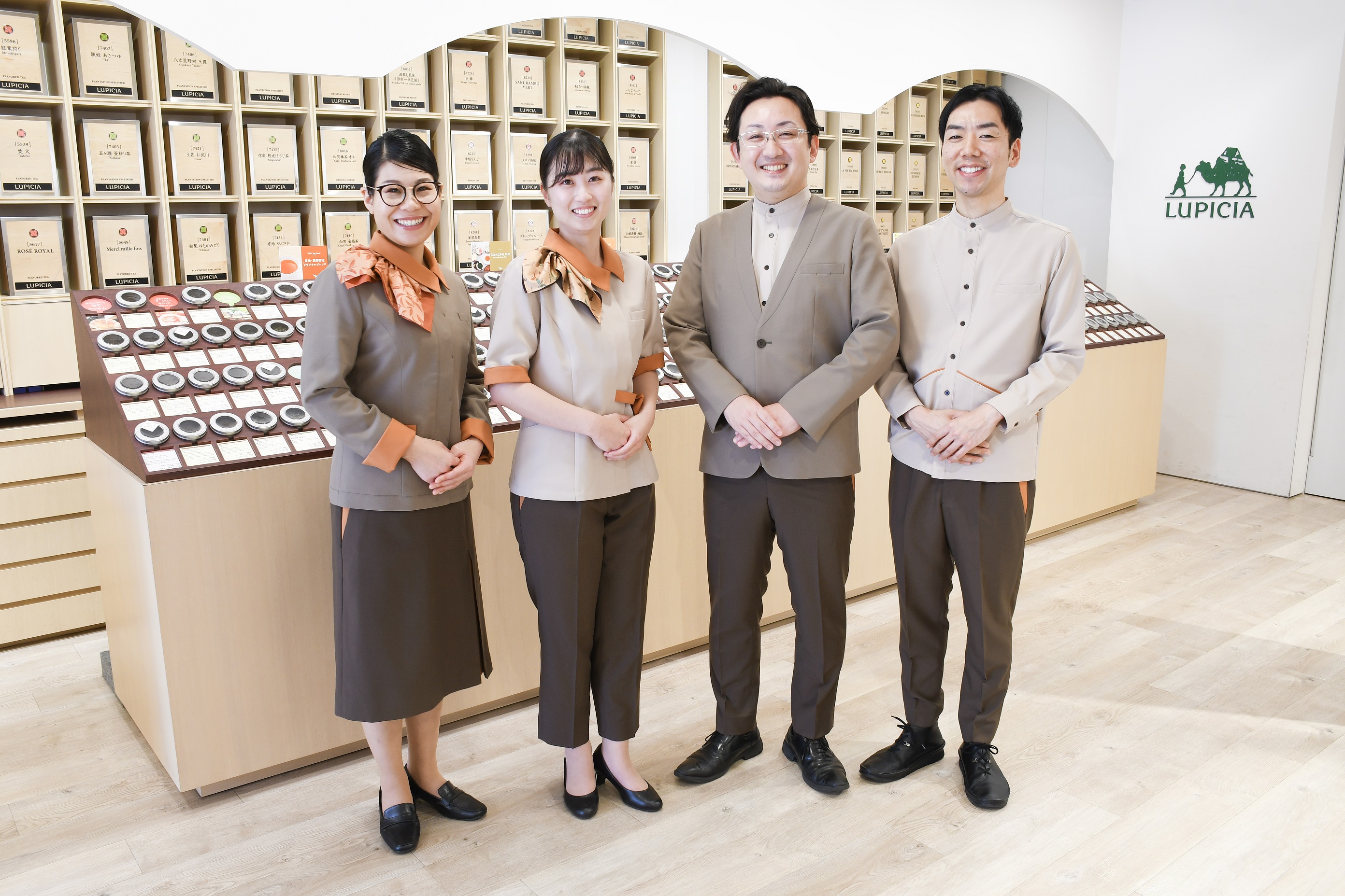 世界のお茶専門店ルピシアのブランド創業30周年を記念した新制服を製作