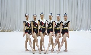 葛飾北斎の美しさと力強さを表現した衣装で世界大会へ挑む 2024年新